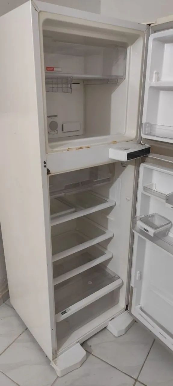 Geladeira( Brastemp 345 LT).