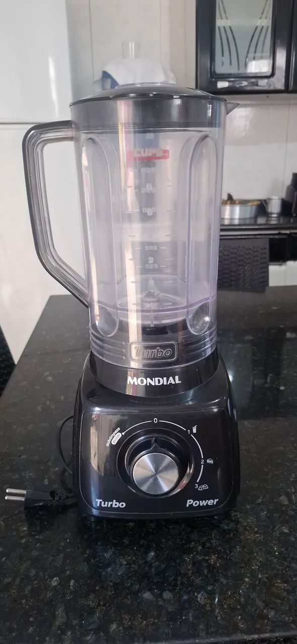 Vende-se carcaça e o copo do liquidificador mundial ..