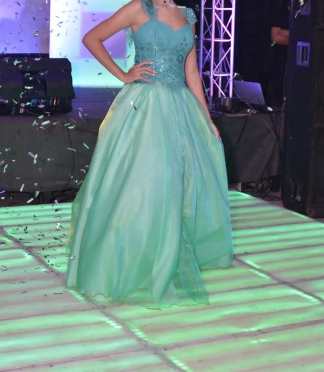 Conjunto 3 vestidos Debutante  - Foto 4