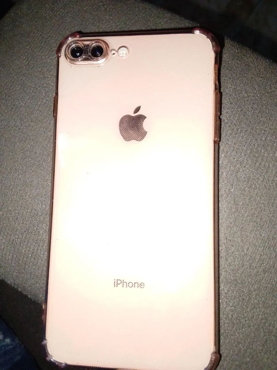 Vende-se iPhone 8 plus bem novo  - Foto 2