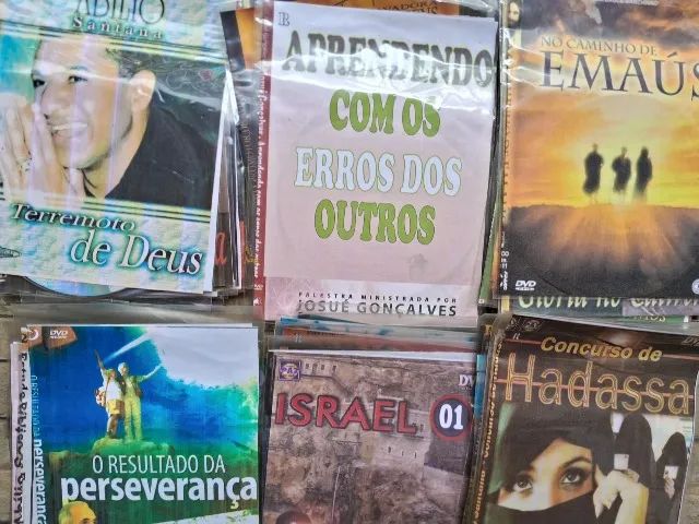 OPORTUNIDADE ÚNICA PARA COLECIONADORES:  GRANDE COLEÇÃO DVDS, FILMES E MUITO + RELÍQIUIAS. - Foto 3