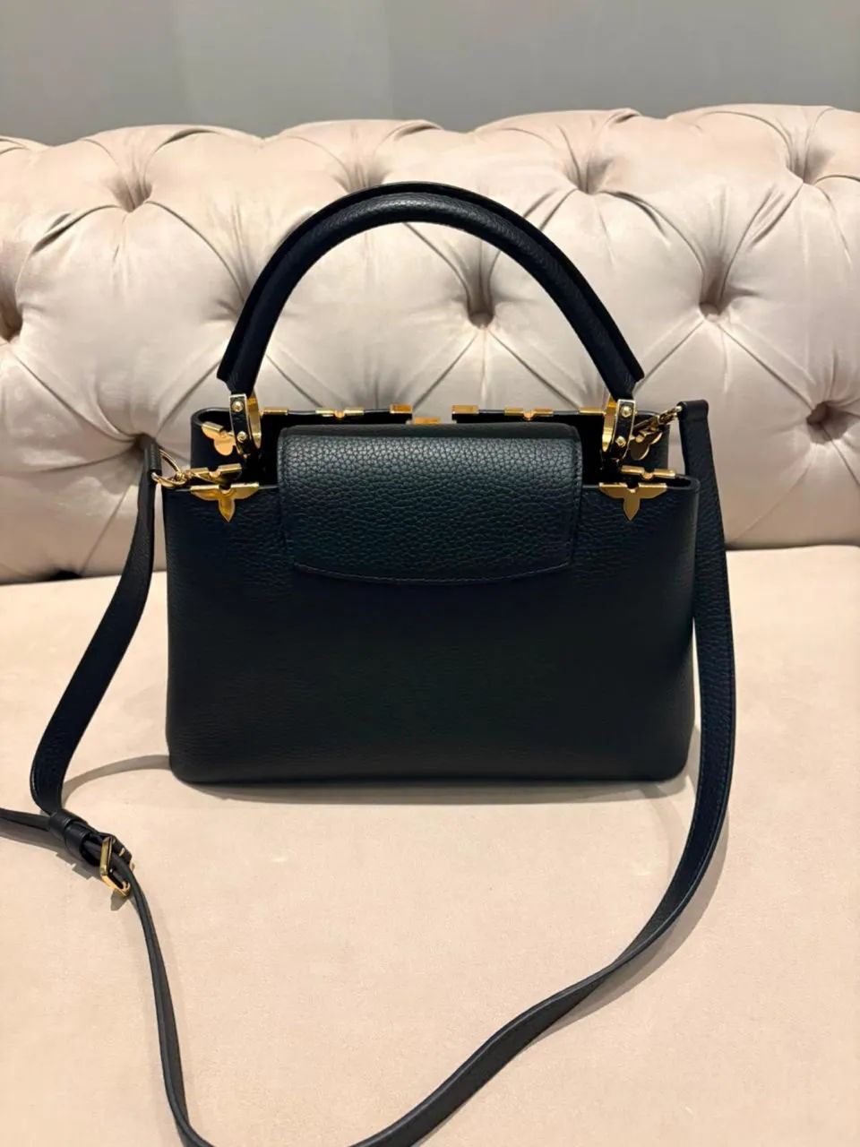 Bolsa Louis Vuitton - A Capucines mm - Foto 5