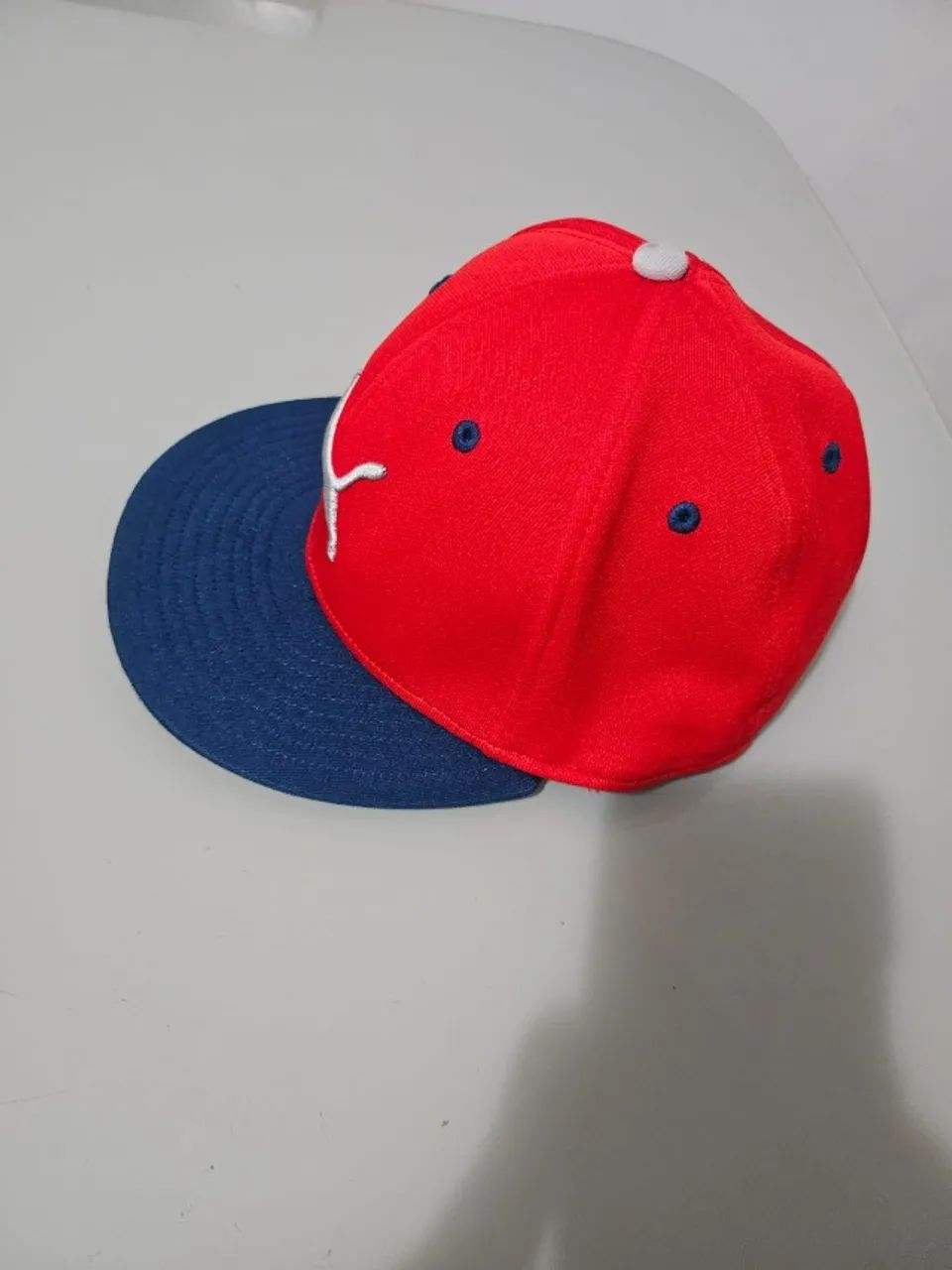 Boné Puma Original Flexfit Vermelho e Azul | Usado 1x - Foto 5