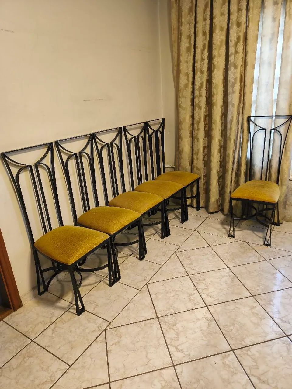 Cadeiras de ferro