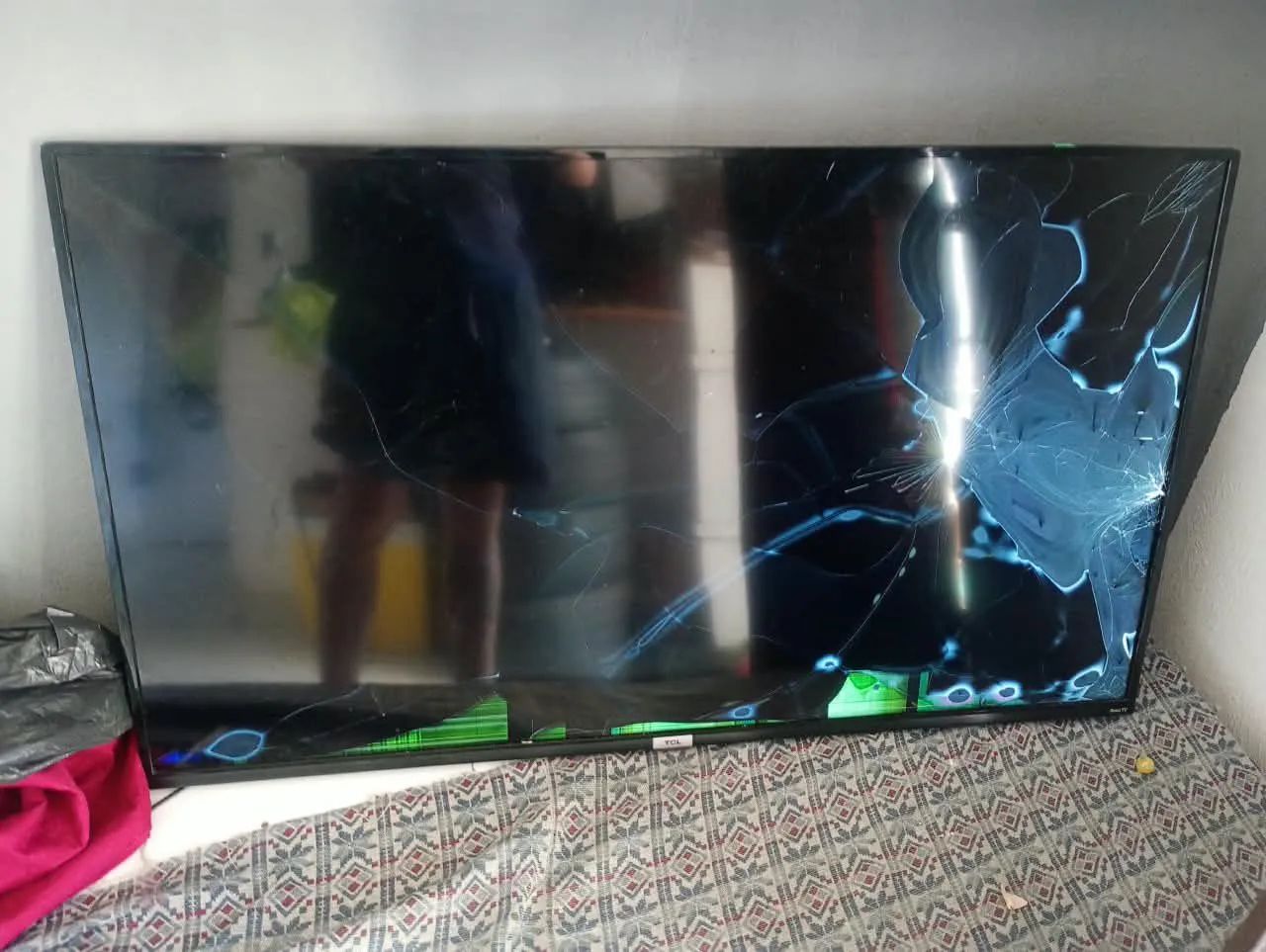 Tv pra retirada de peças  - Foto 4