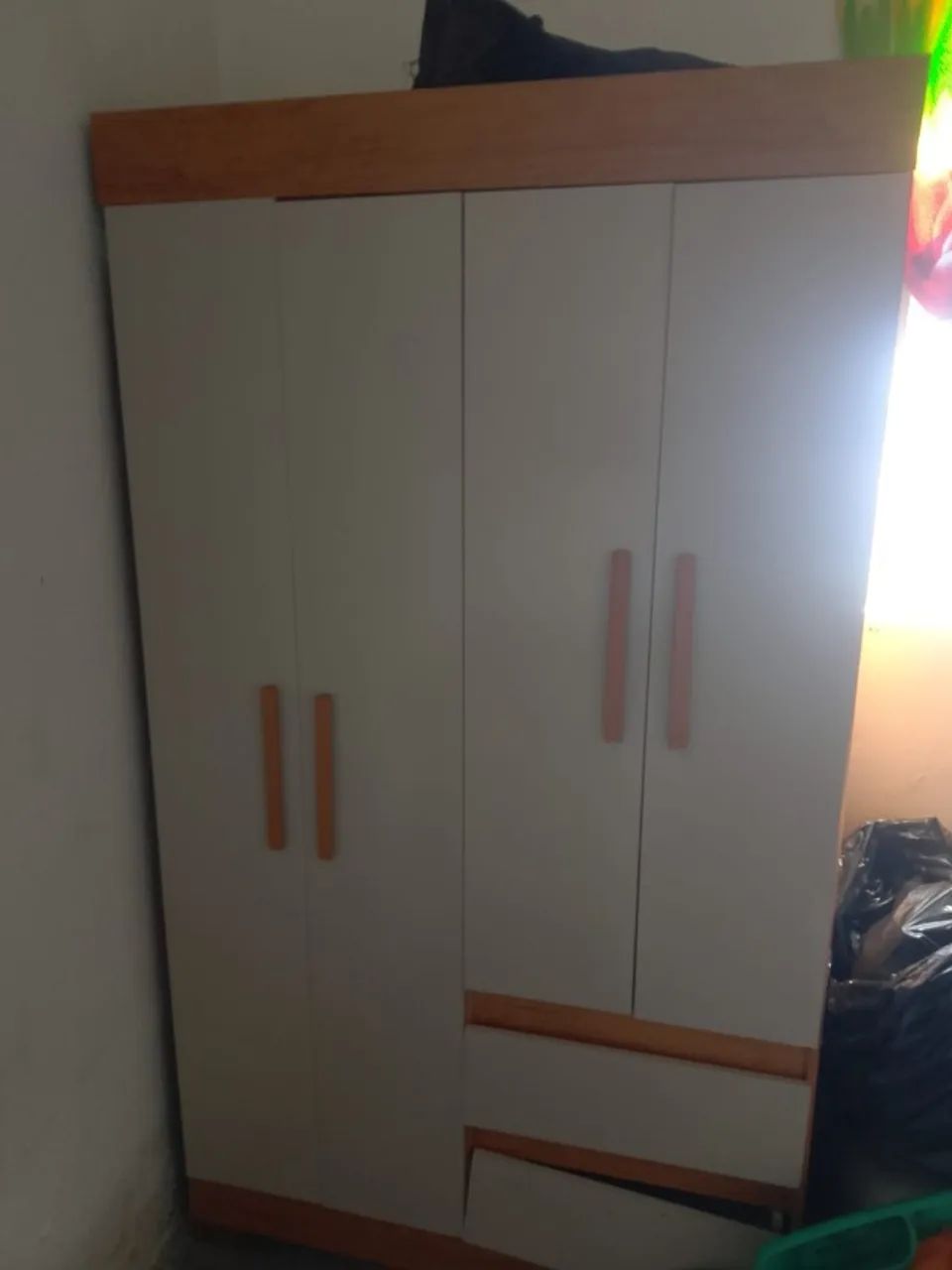 Guarda roupa de solteiro 