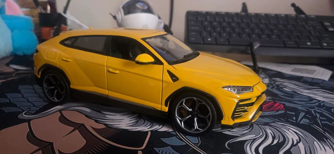 Miniatura Lamborghini Urus burago