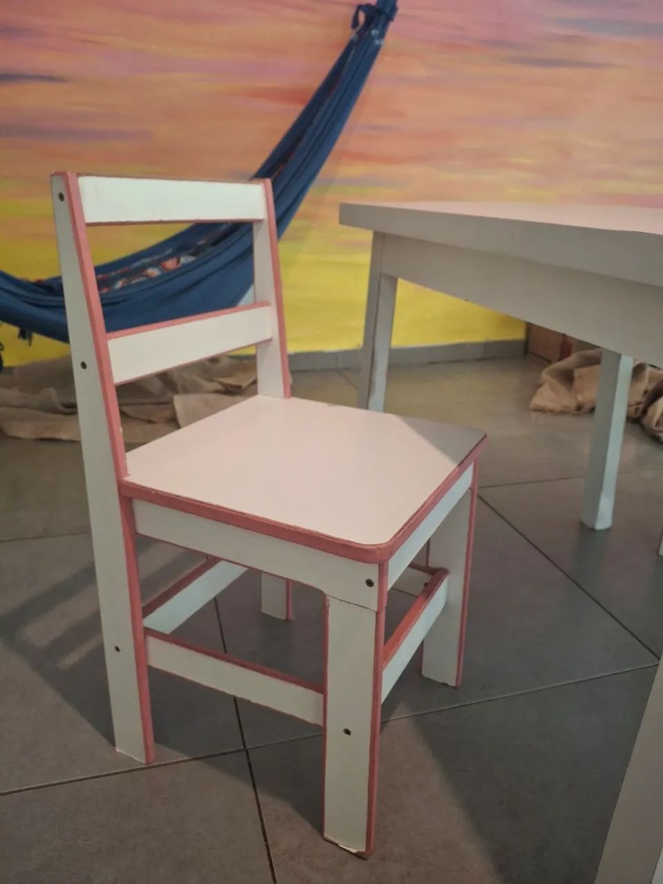 Mesa infantil de madeira.  - Foto 2