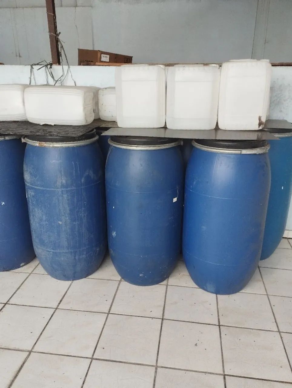 9 Bombonas de 100L com cinta para lacrar e 20L - Foto 3