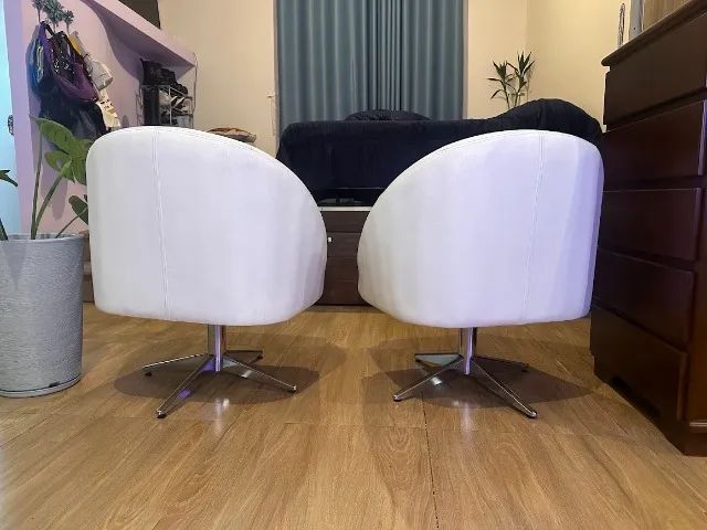 Poltronas de couro branco - Foto 4