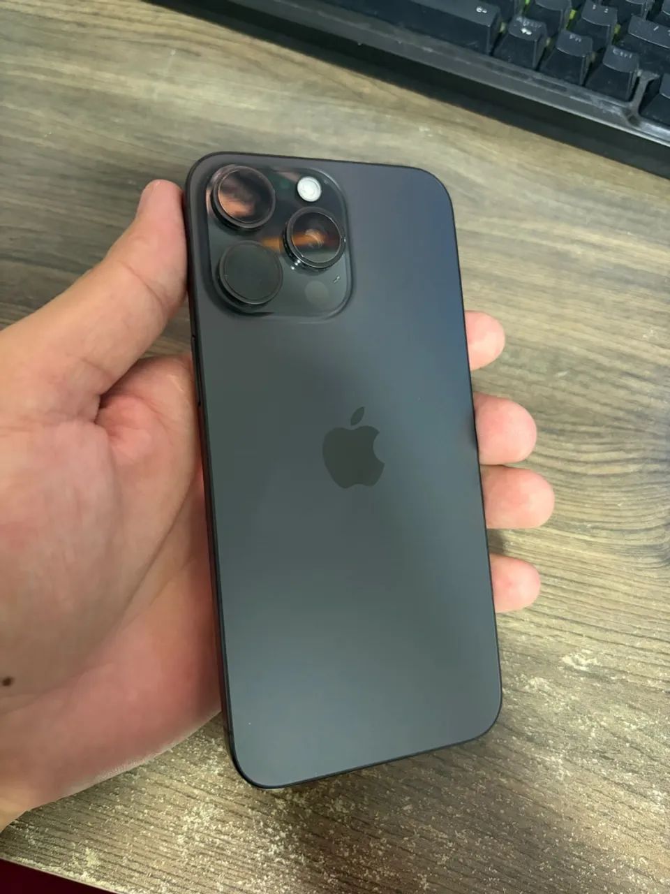 iPhone 15 Pro Max 97% Bateria
