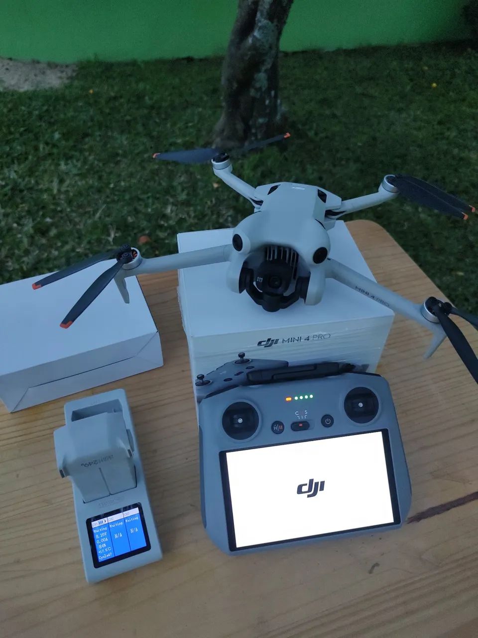 DJI Mini 4 Pro + Controle DJI RC 2 - IMPECÁVEL