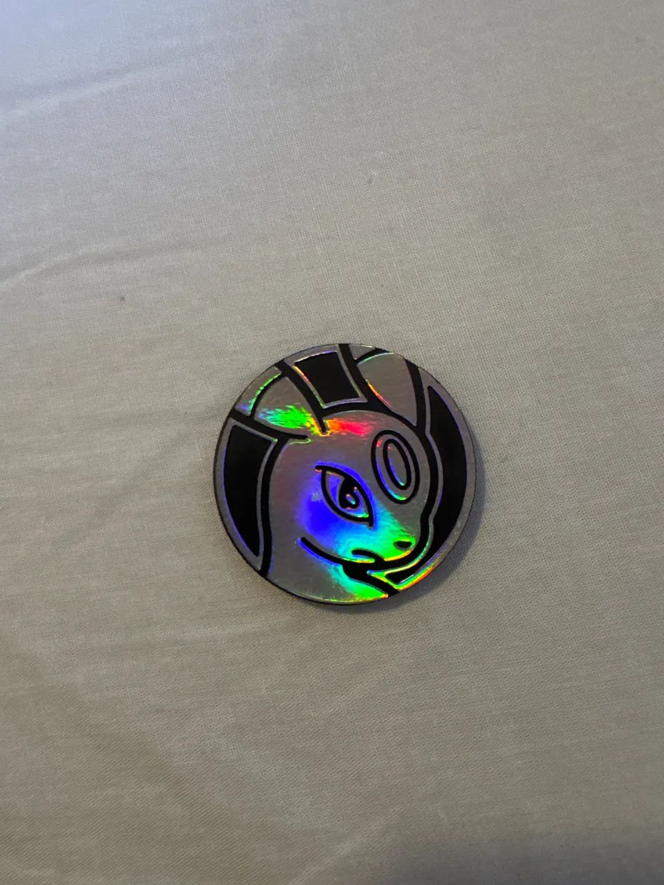 Moeda Colecionável Grande -Umbreon - Cinza Arco-Íris Foil