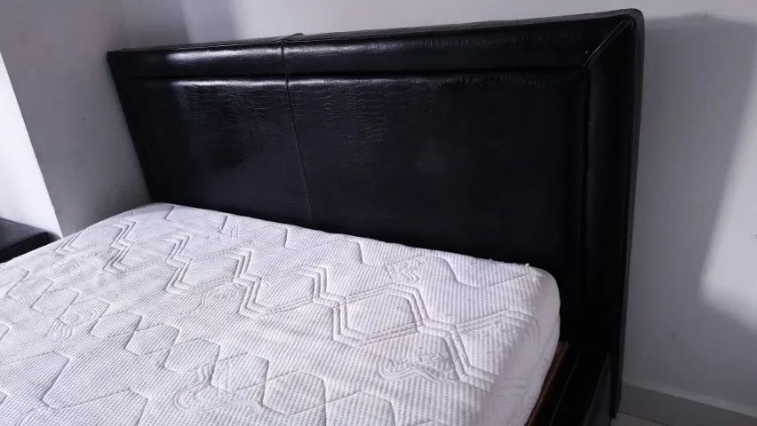  Cama king size em couro legítimo - Foto 3