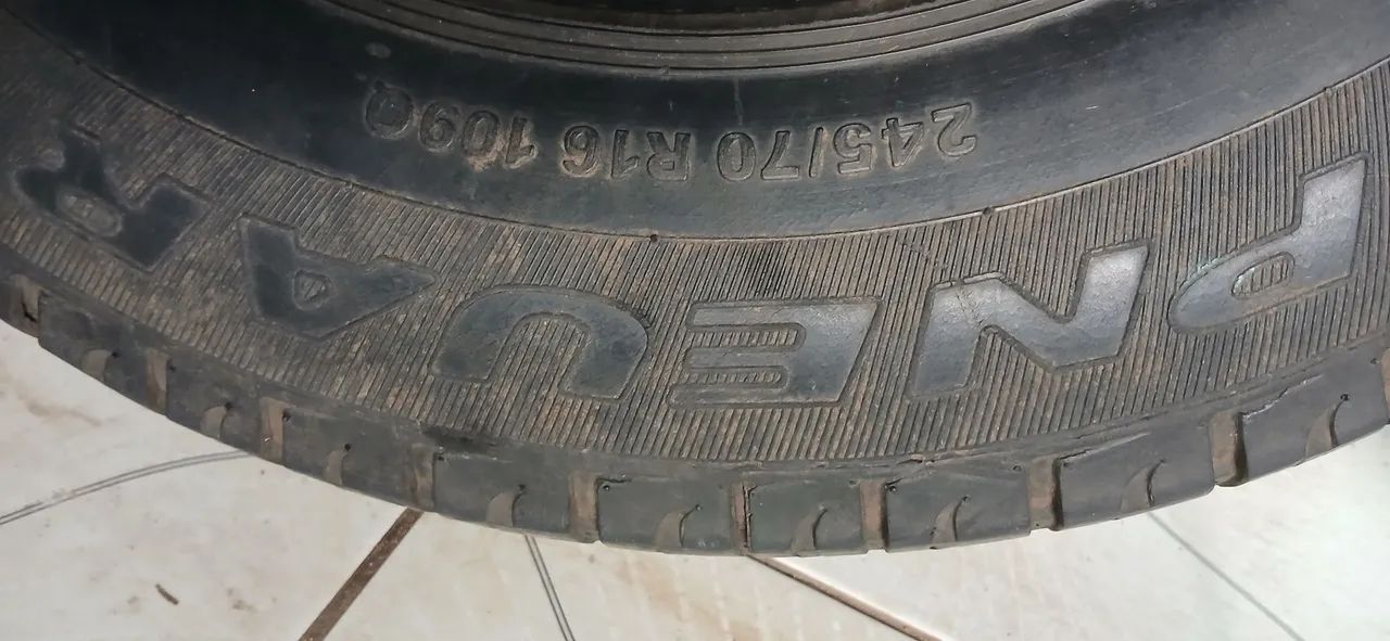 Peneus de caminhoneta  - Foto 2