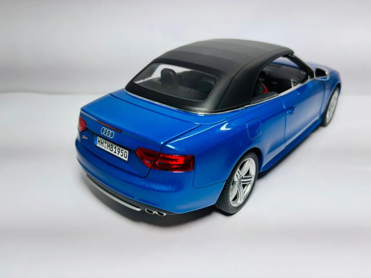 Miniatura Audi S5 Cabriolet 2009 1/18 - Foto 2
