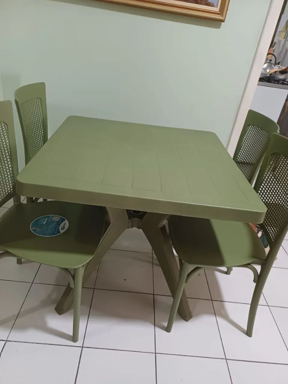 Mesa com Quatro cadeiras Fort Plástico - Foto 2