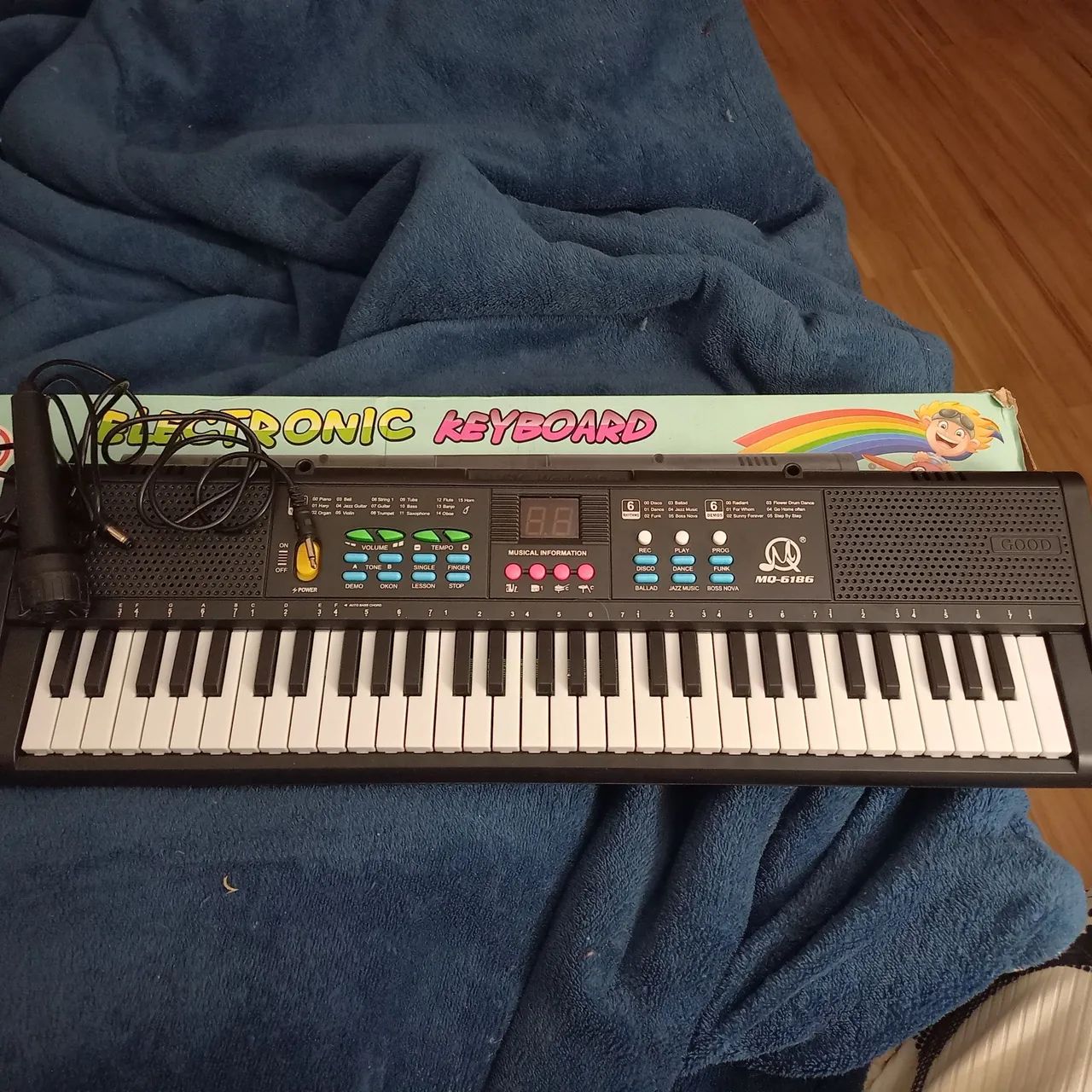 TECLADO INFANTIL ELETRICO C/  Fonte e Microfone - Perfeito Estado