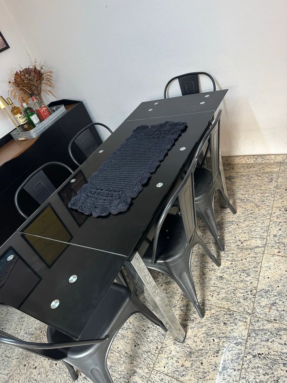 MESA E CADEIRA PARA 6 LUGARES 