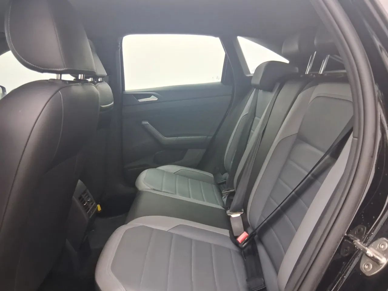 Volkswagen Nivus Highline 1.0 200 TSI Flex Aut., foto 17 de 18