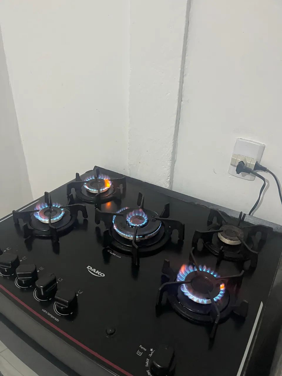 Cama, fogão, geladeira e Rack  - Foto 5
