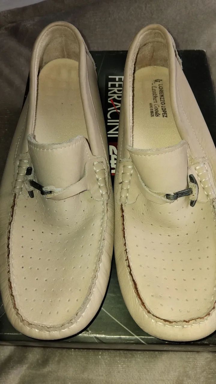 Mocassim. 