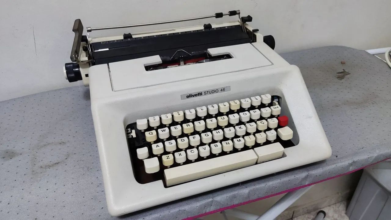 Máquina de Escrever Olivetti Studio 46 Relíquia Funcionando Perfeitamente - Foto 3