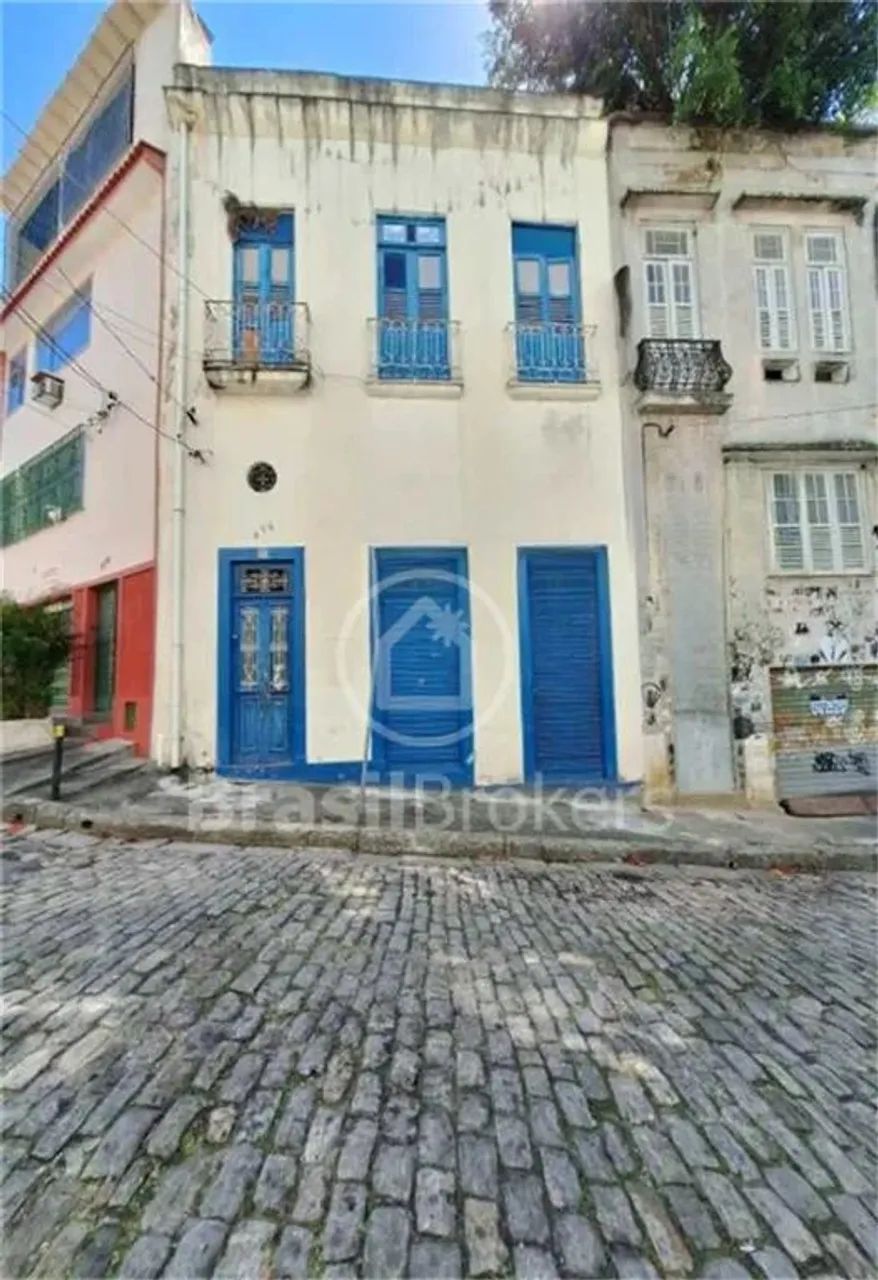 Prédio Sobrado, rua Cândido Mendes com 108 m²