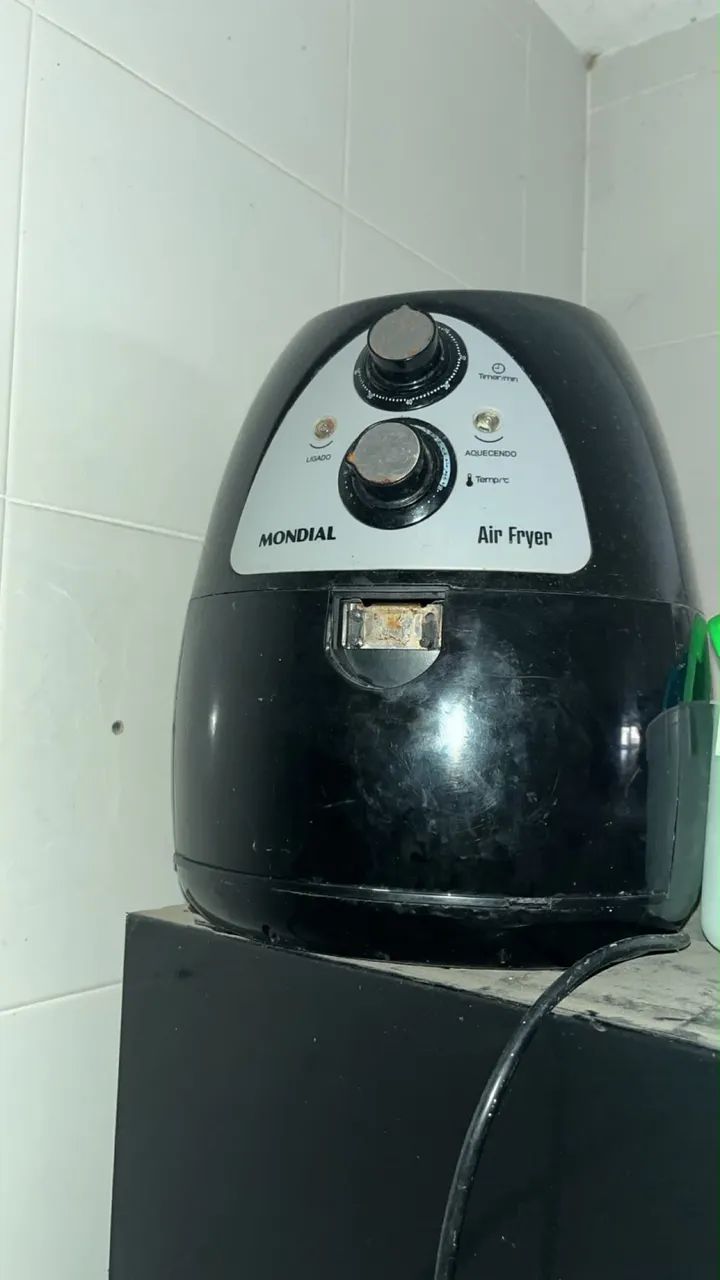 Air Fryer funcionando só tá sem o cabo da frente 
