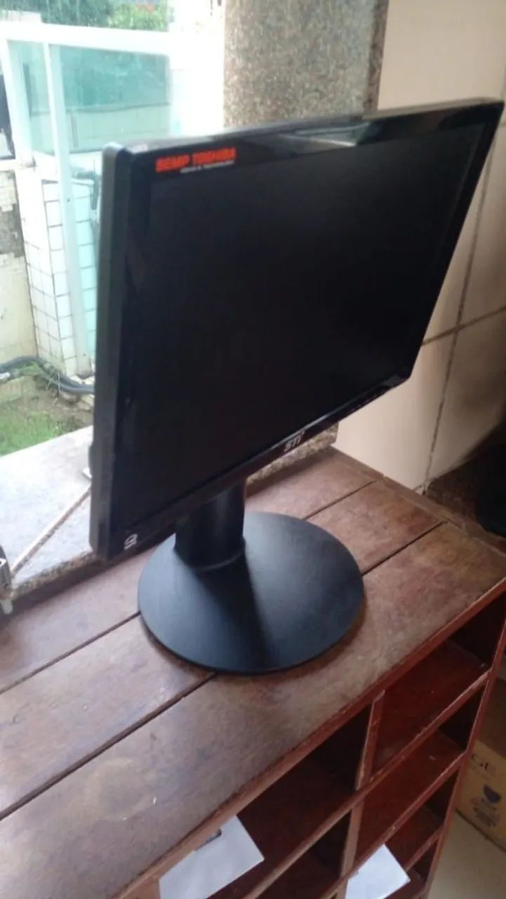 Monitor Semp Toshiba 19 polegadas