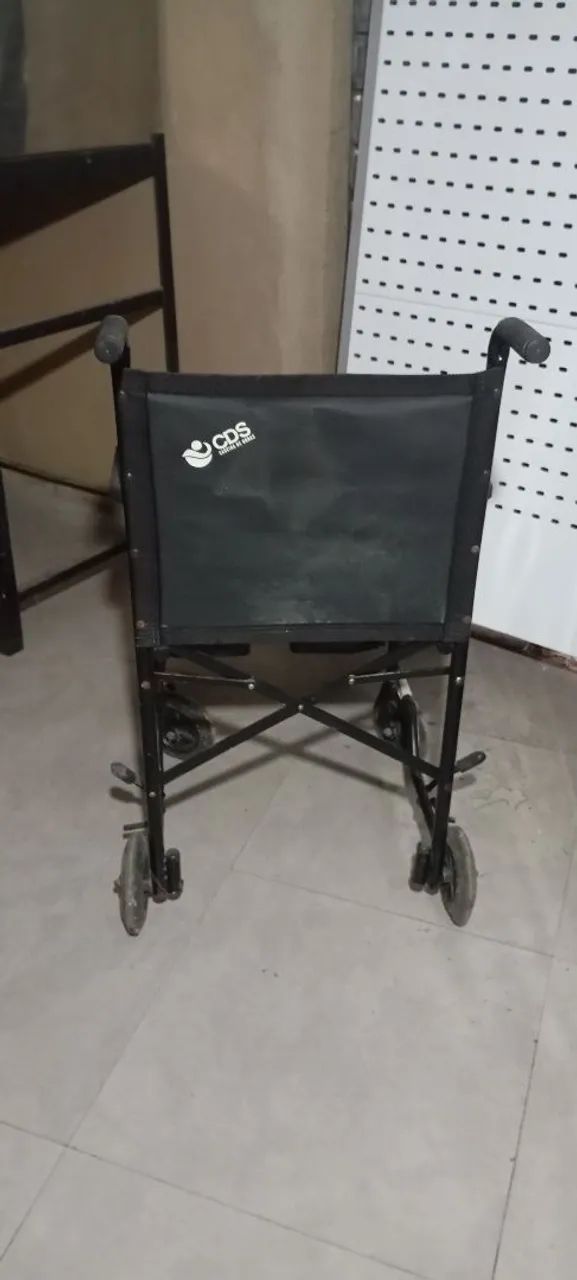 Cadeira de rodas - Foto 3