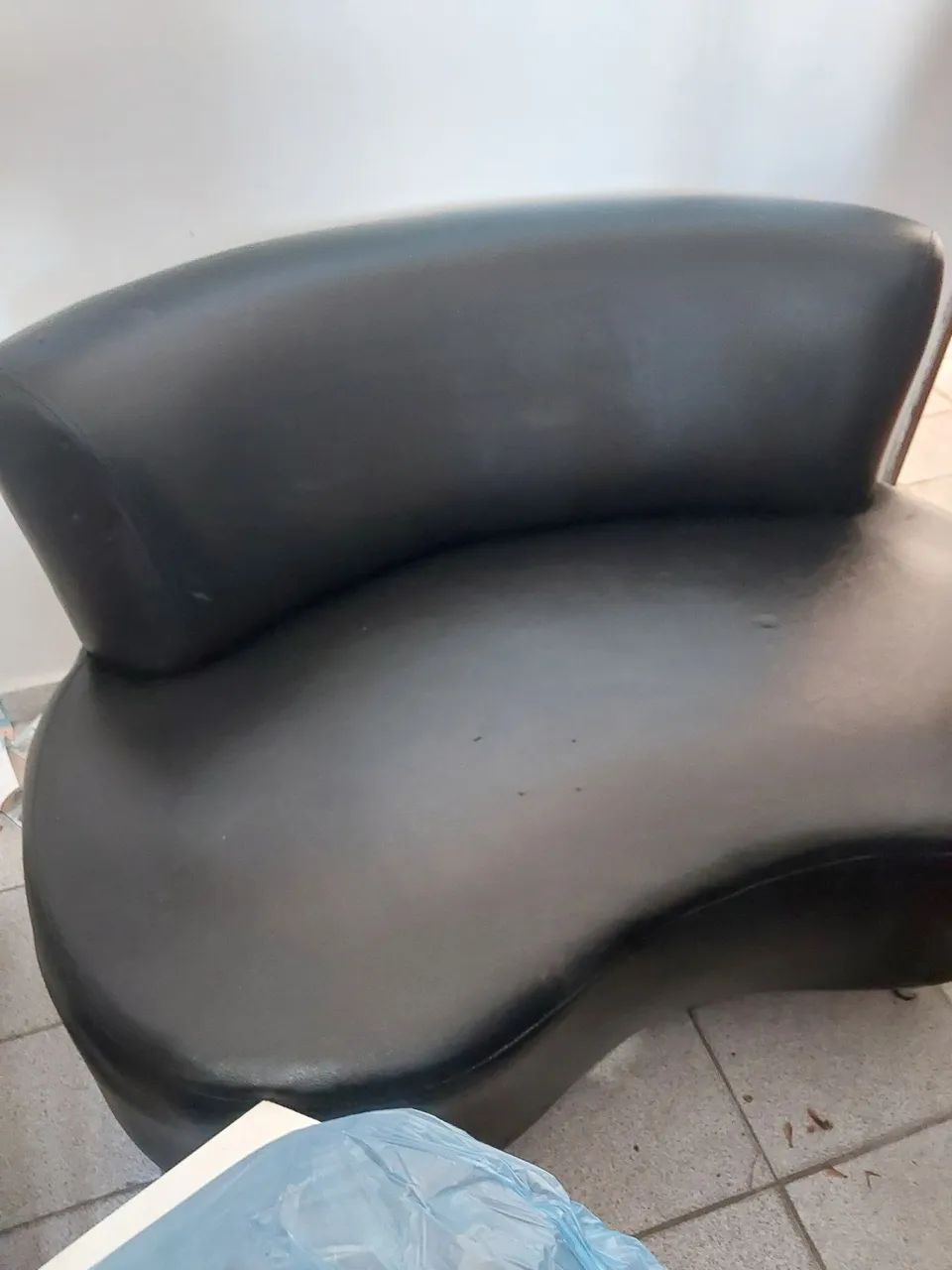 Sofa orgânico, 2 lugares, em courino - Foto 3