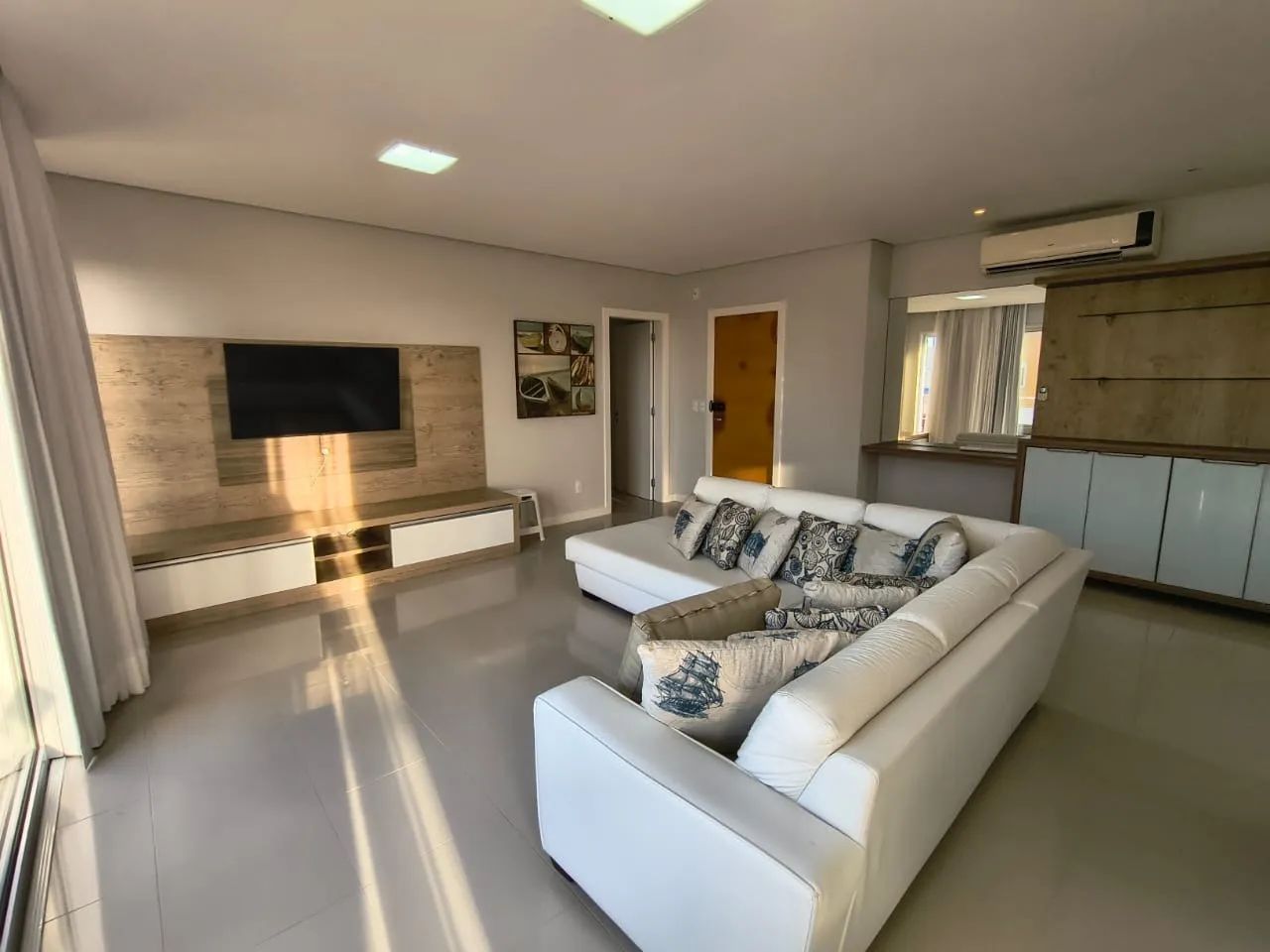 Cobertura de 3 suítes toda mobiliada no Santinho - Foto 4