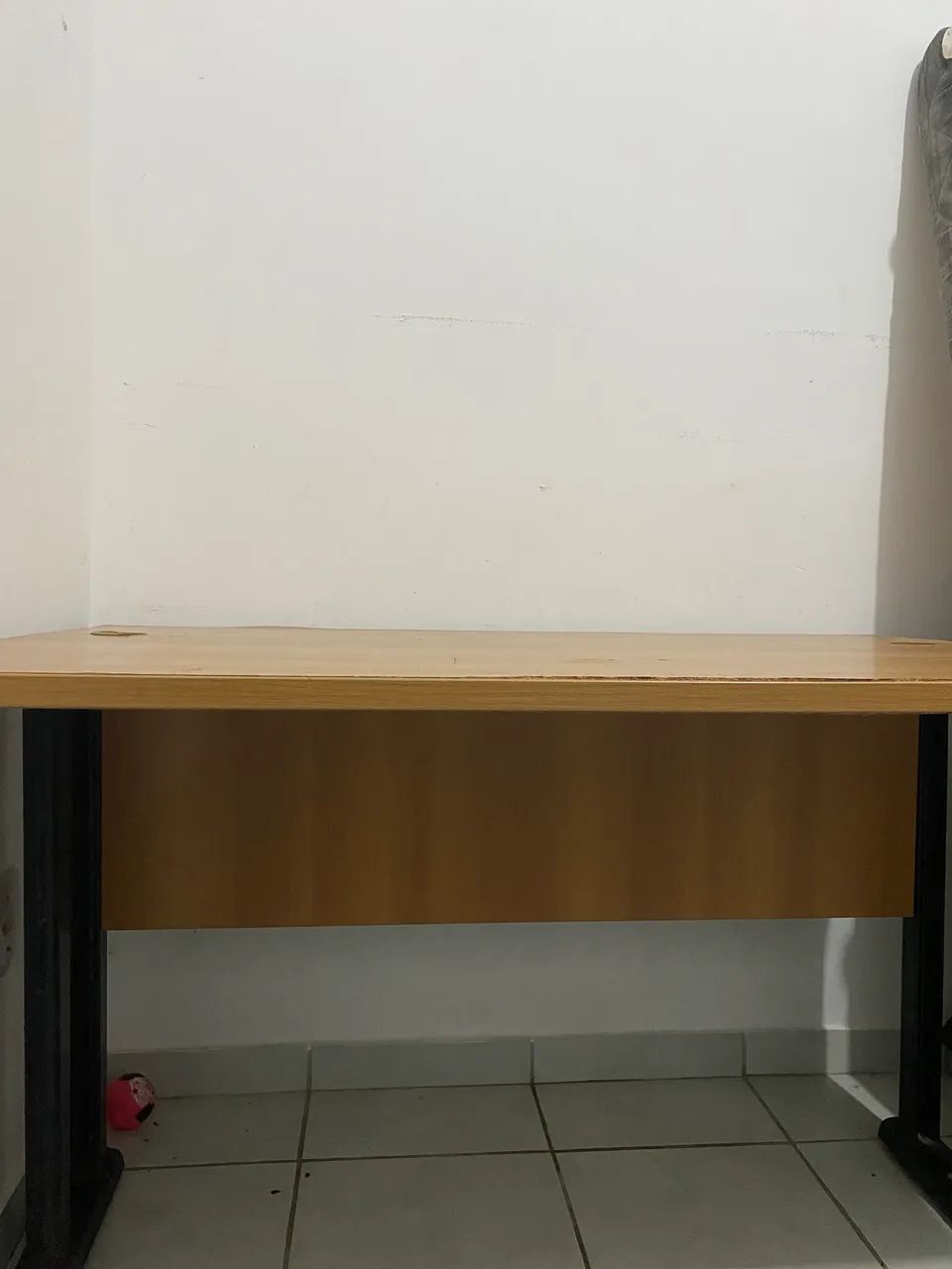 Mesa de escritório / estudo - resistente  - Foto 3