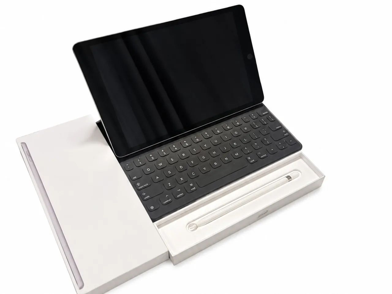 ipad 9 geração 64gb prata + Caneta (apple penci) + Teclado (smart keyboard apple)