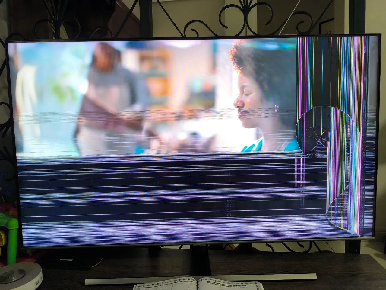 TV Samsung Q70T (tela quebrada)