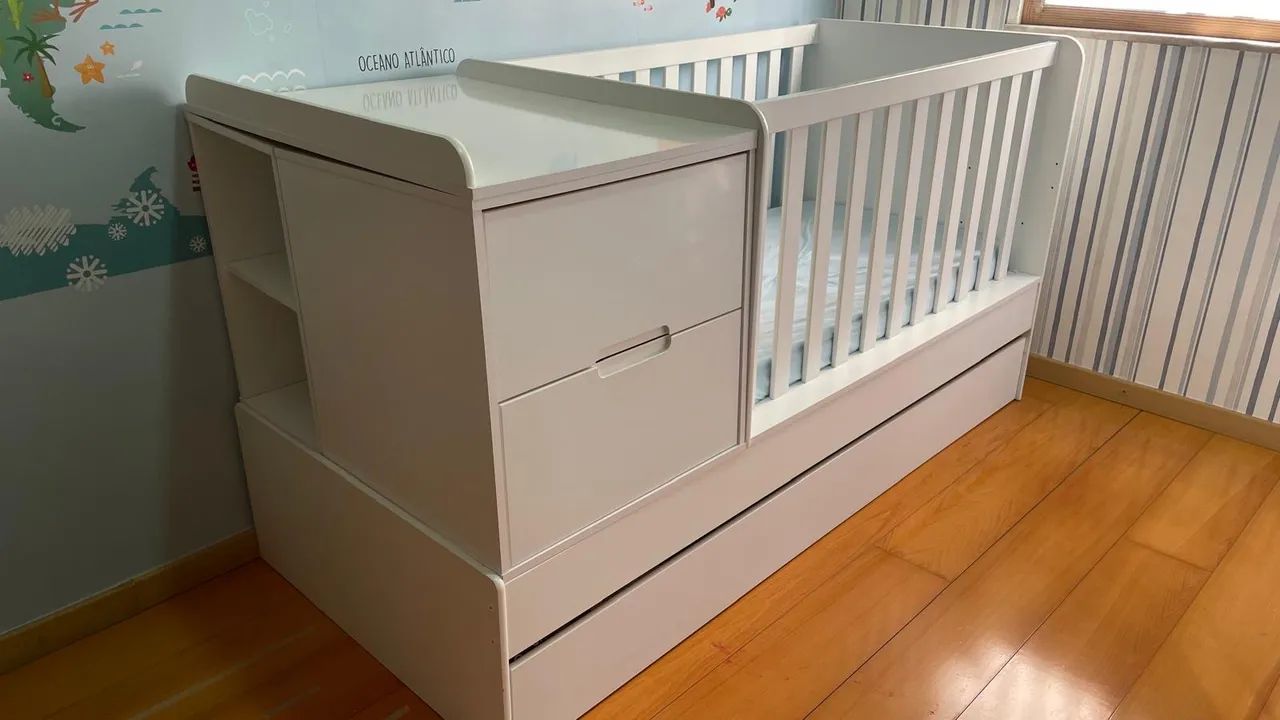 Berço Multifuncional com Cômoda e Trocador - Branco