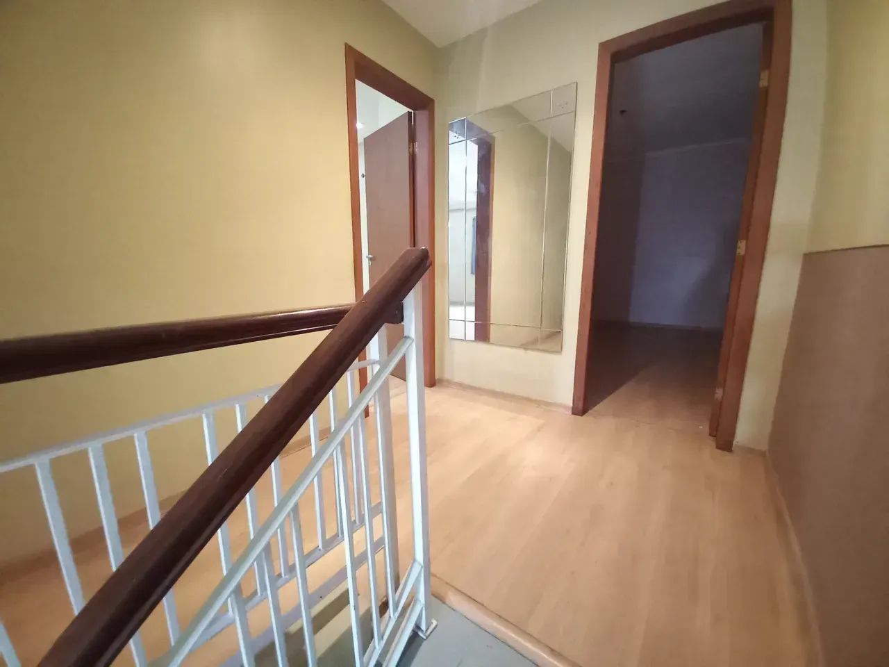 Casa de vila sobrado, de frente, com 2 andares. - Foto 2