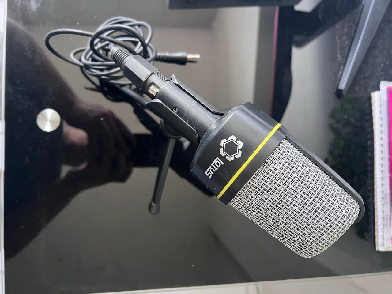 Microfone de Mesa Lótus 