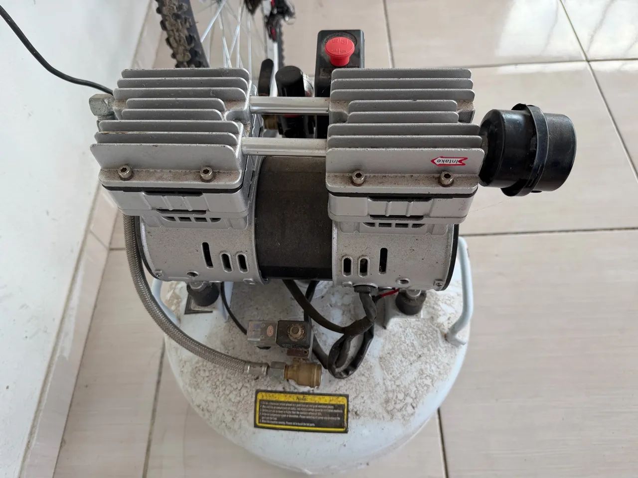 Vendo compressor dentemed  40 litros  - Foto 2
