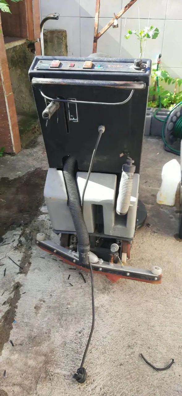 Vendo 2 potentes máquinas de lavar piso - Foto 2