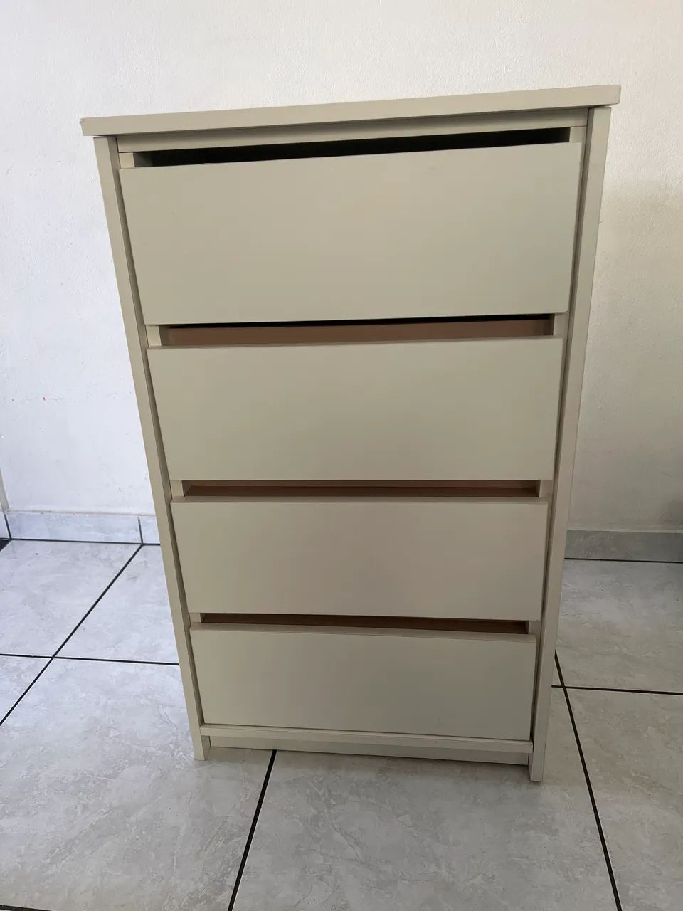 Cômoda em mdf 4 gavetas
