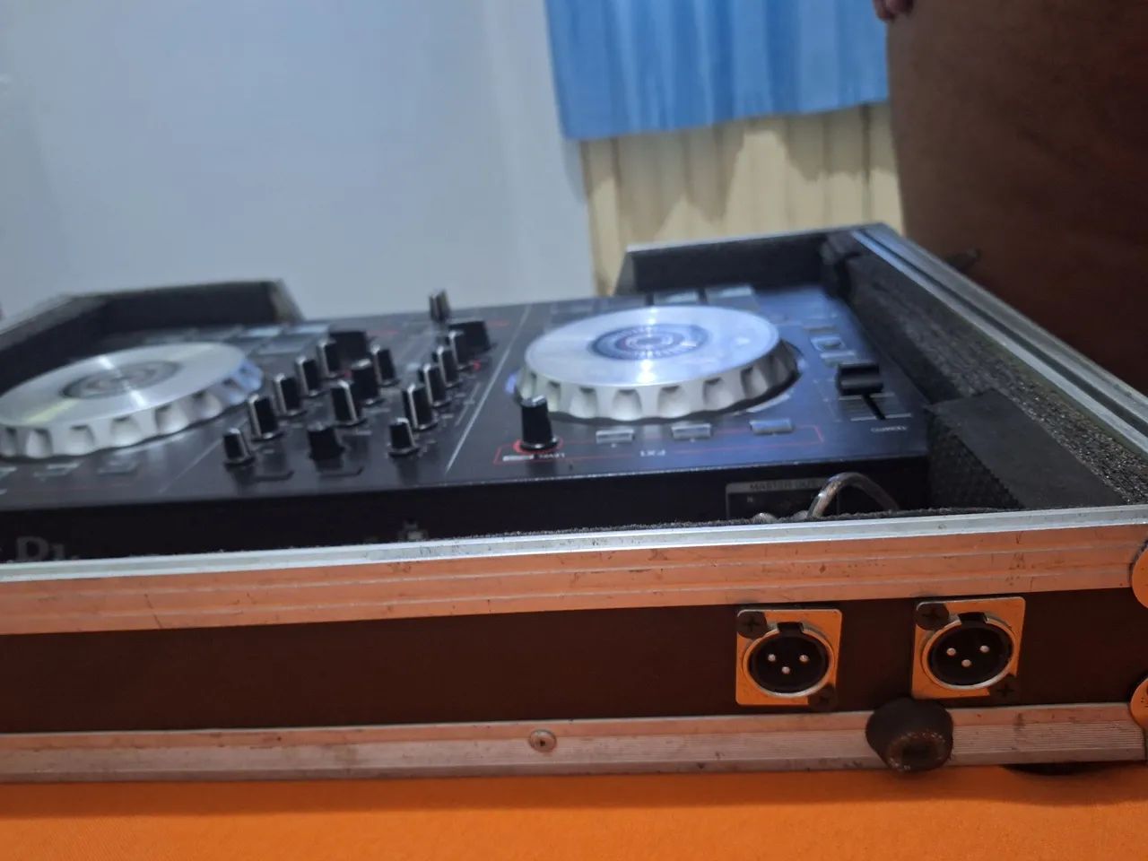 Ddj sb2 com case - Equipamentos e Acessórios de Som - Ceilândia