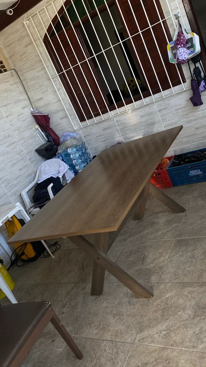 Vendo mesa seis cadeiras R$600,00
