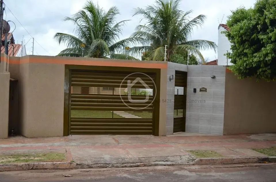 CASA COM 2 DORMITORIOS EM EXCELENTE LOCALIZAÇÃO