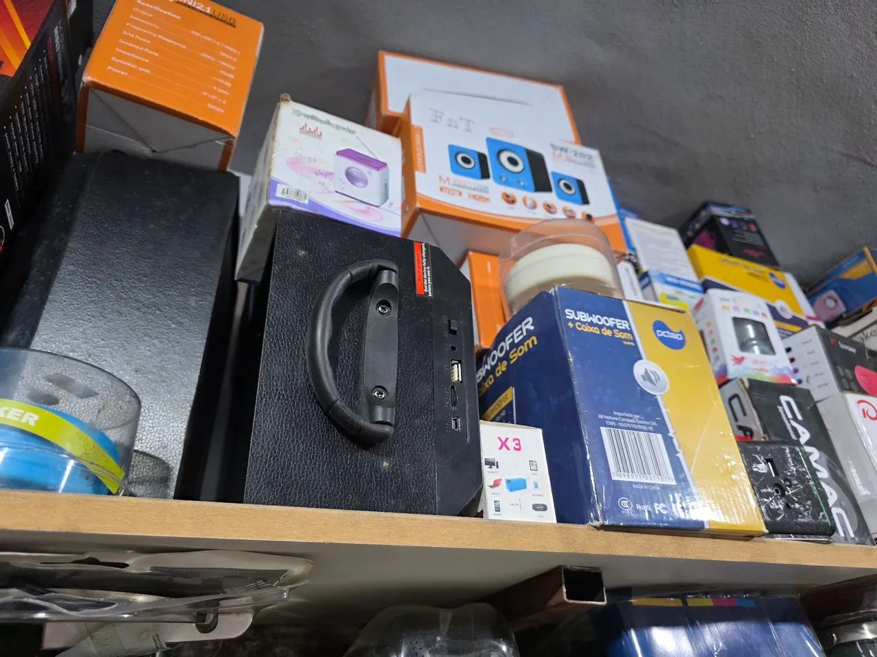 Caixas de som diversas, algumas funcionando, pacote com 10unids. - Foto 2