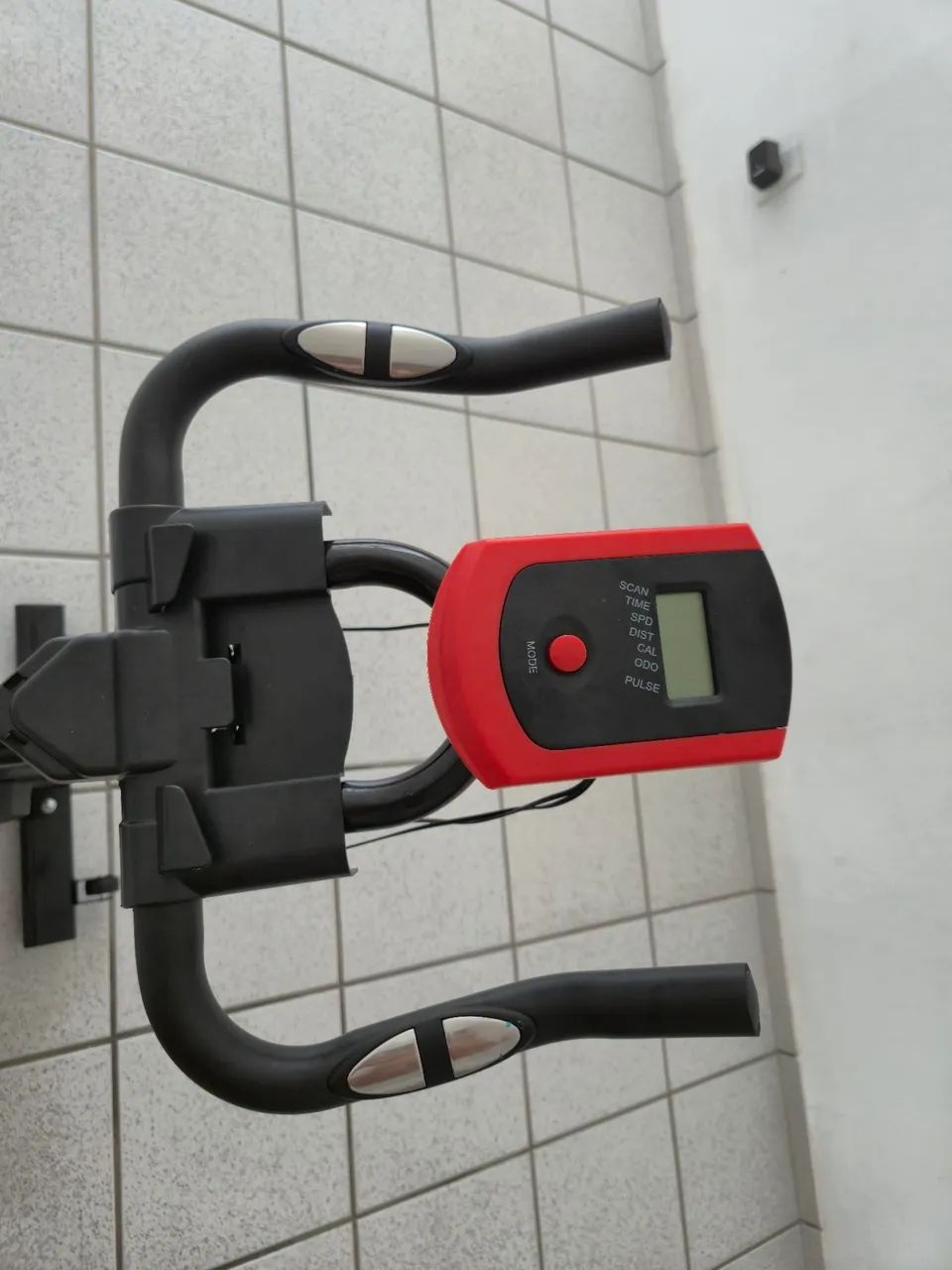 Bicicleta ergometrica seminova - Foto 3