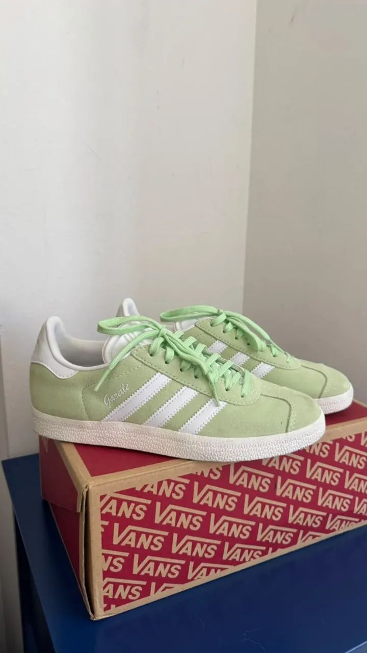 Tênis adidas gazelle verde