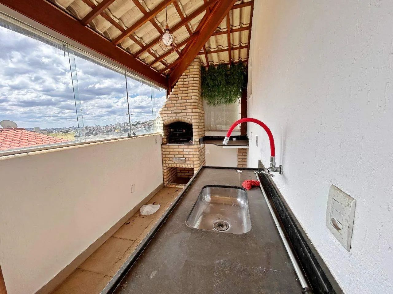 Cobertura de 3 quartos e 3 vagas para alugar no Estoril. - Foto 4