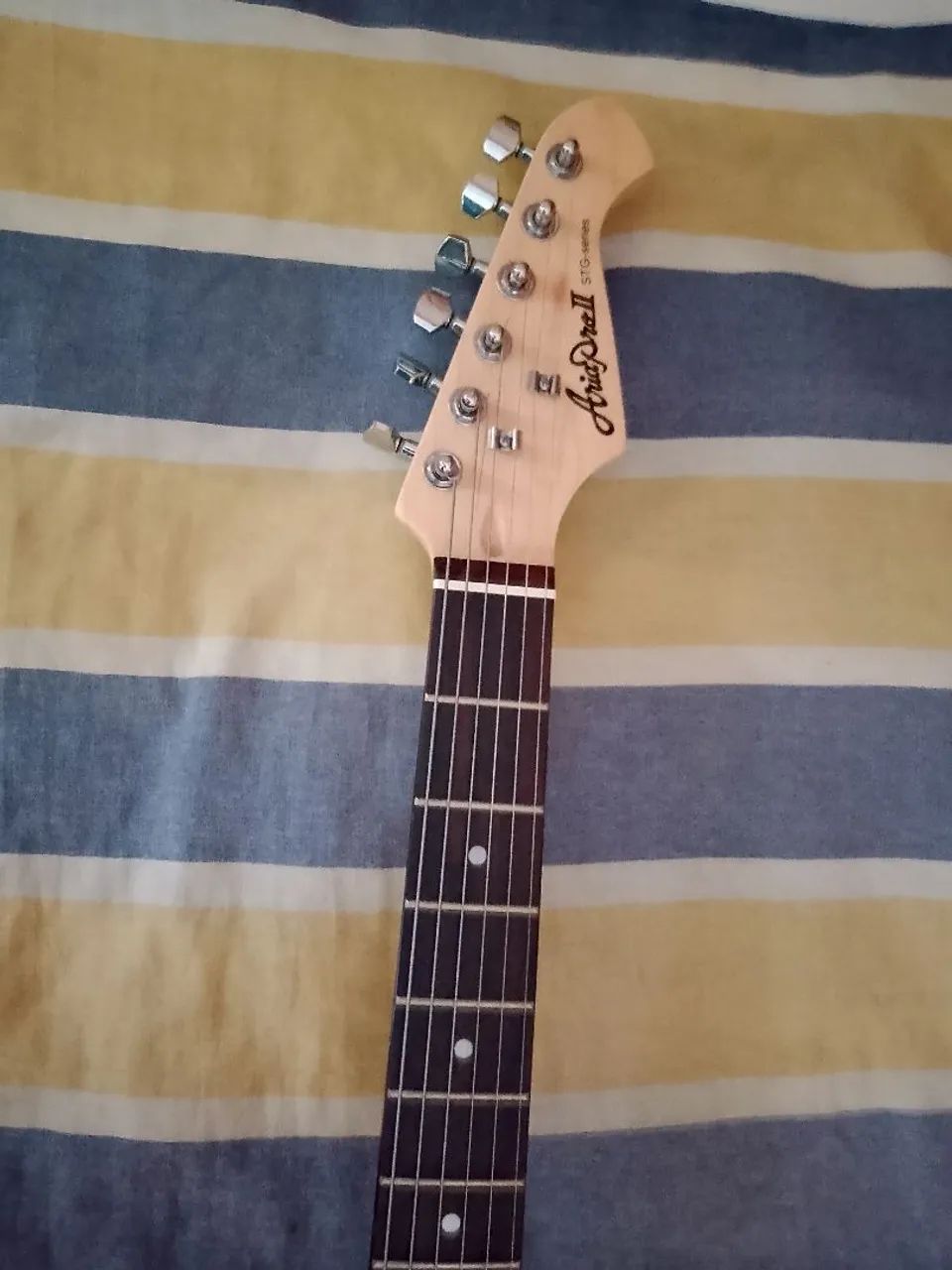 Guitarra AriaPro 2 STG-003 SPL/Vanilla White. - Foto 3
